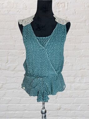 Sleeveless Teal Patterned Blouse with Lace Shoulders